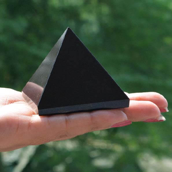 Black Tourmaline Crystal Pyramid Natural Black Tourmaline Stone Pyramid for Reiki Healing Crystal Healing Vastu Positive Energy Money Home Décor