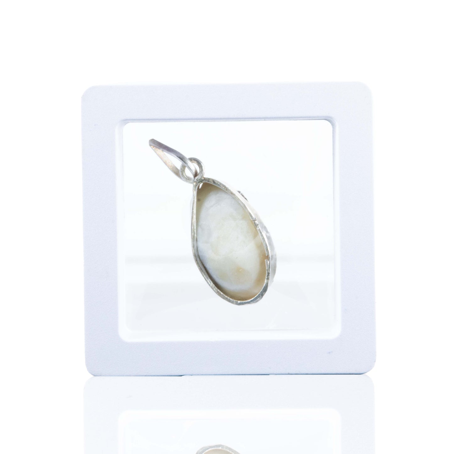 Chandra mani (This Mani is for moon)