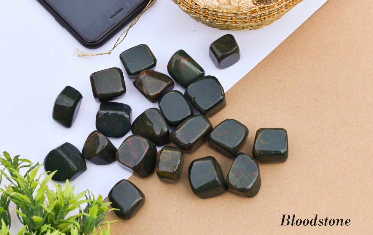 Bloodstone Tumble Stone 5 Pcs, Crystal Green Bloodstone Gemstone Pebble for Asymmetrical Crystal Stone