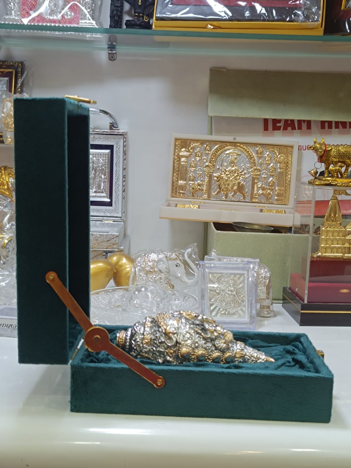 Divya Ganesh Silver Plated Shankh with Velvet Box | Auspicious Ganpati Shankh for Pooja & Vastu | Premium Spiritual Gift by Reshamm