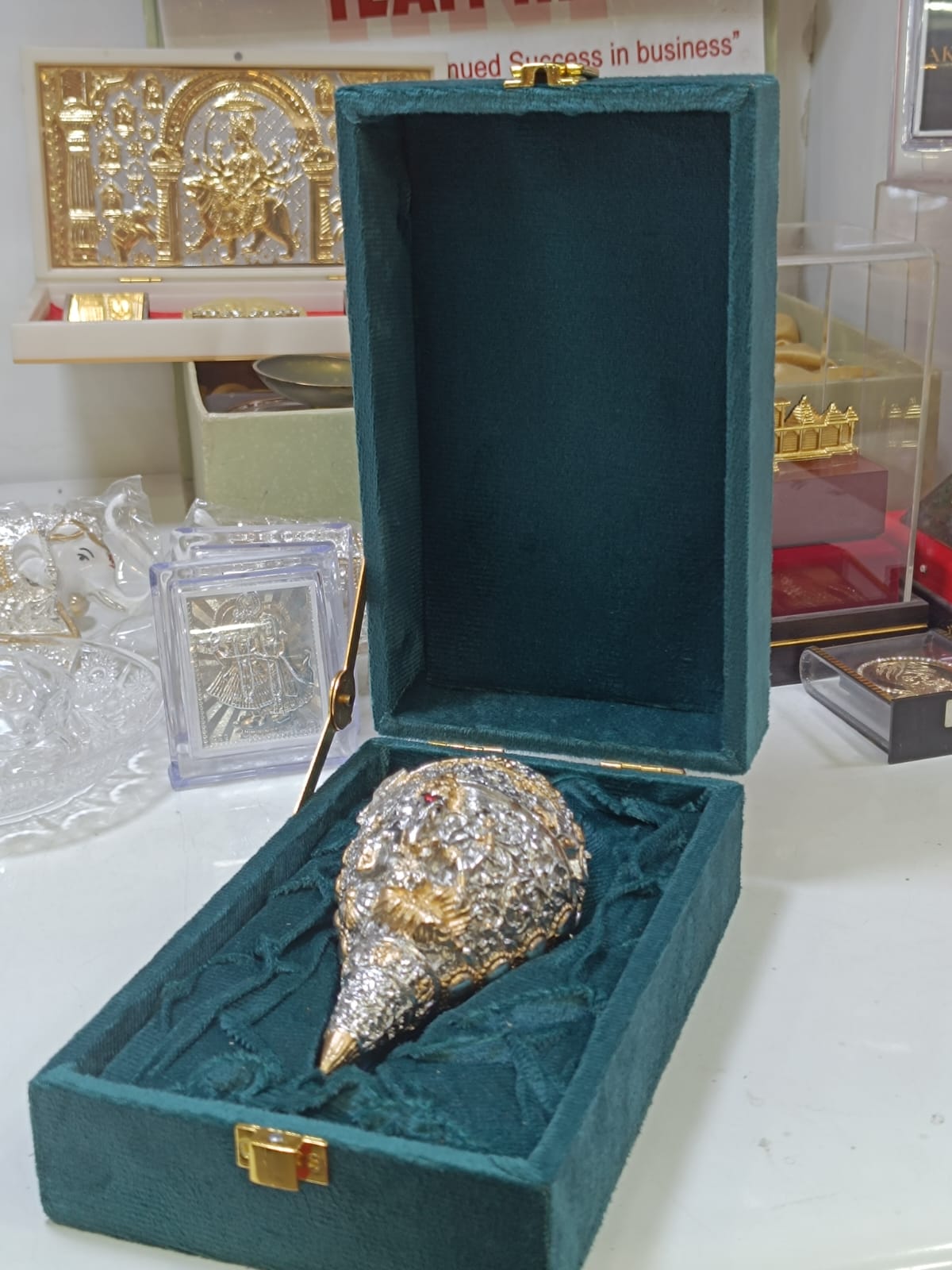 Divya Ganesh Silver Plated Shankh with Velvet Box | Auspicious Ganpati Shankh for Pooja & Vastu | Premium Spiritual Gift by Reshamm