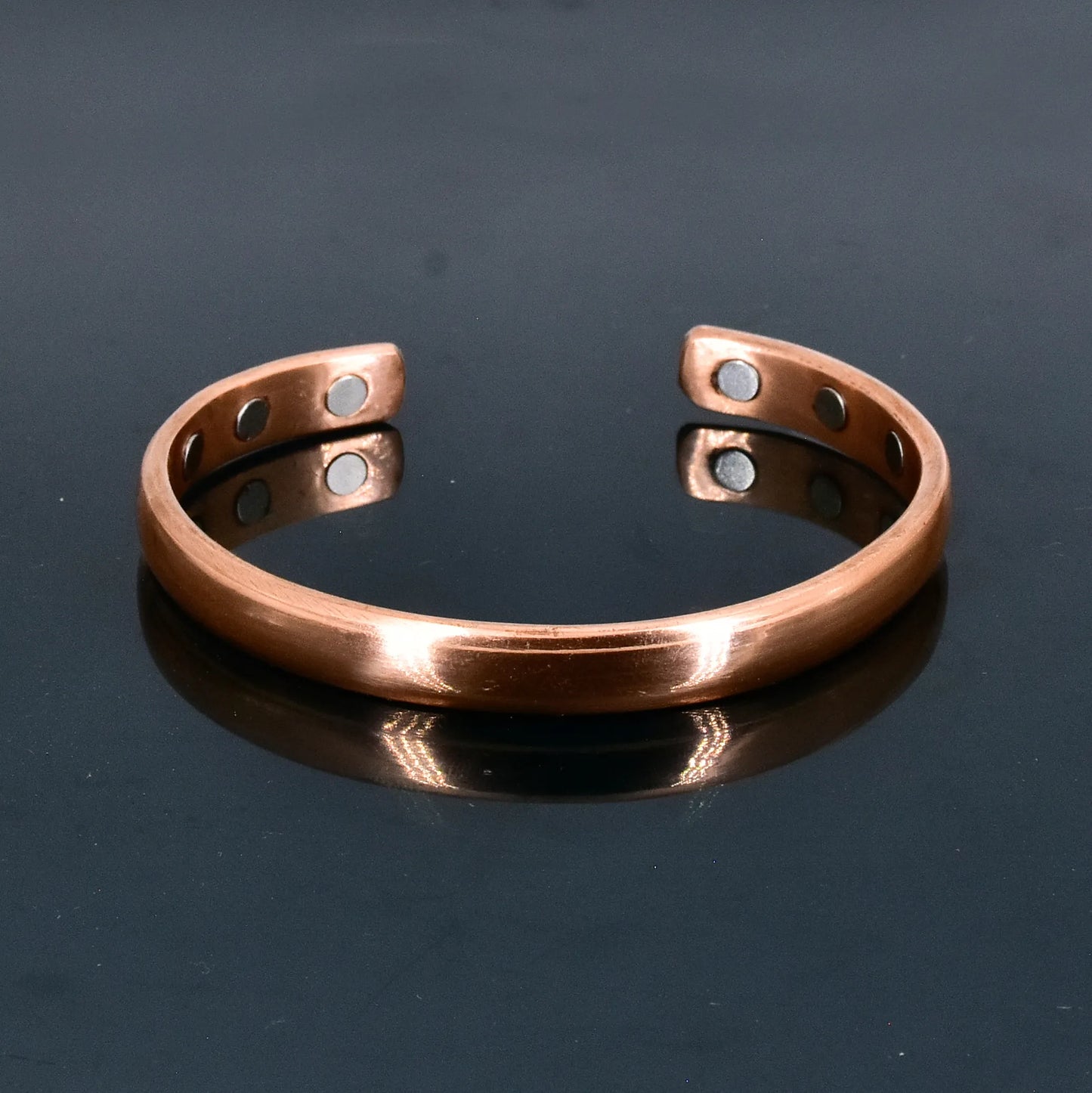 Magnetic Copper Kada Plain Design  a harmonious blend of elegance, tradition, and the potential health benefits of magnetic copper. Crafted with care, this kada seamlessly combines simplicity with sophistication.