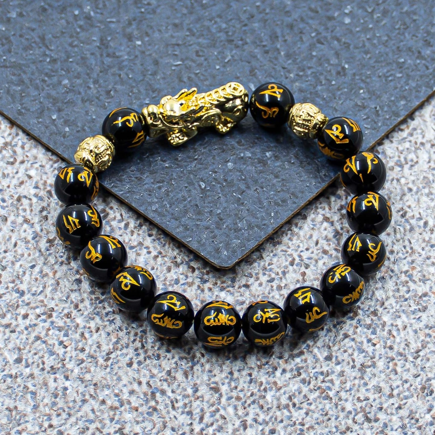 Black Onyx Bracelet | Om Mani Bracelet | Om Mani Padme Hum Bracelet Engraved 10 mm Beads Crystal Stone Bracelet (Color : Black)